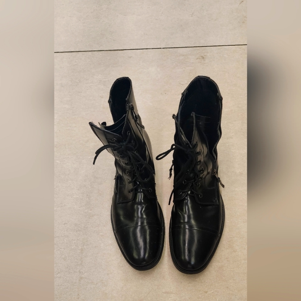 Kenneth Cole black boots size 11.5 Great condition!